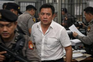 jamwas meminta maaf atas ketidaksesuaian penggunaan rompi tahanan oleh febrie adriansyah karena proses yang terburu-buru.