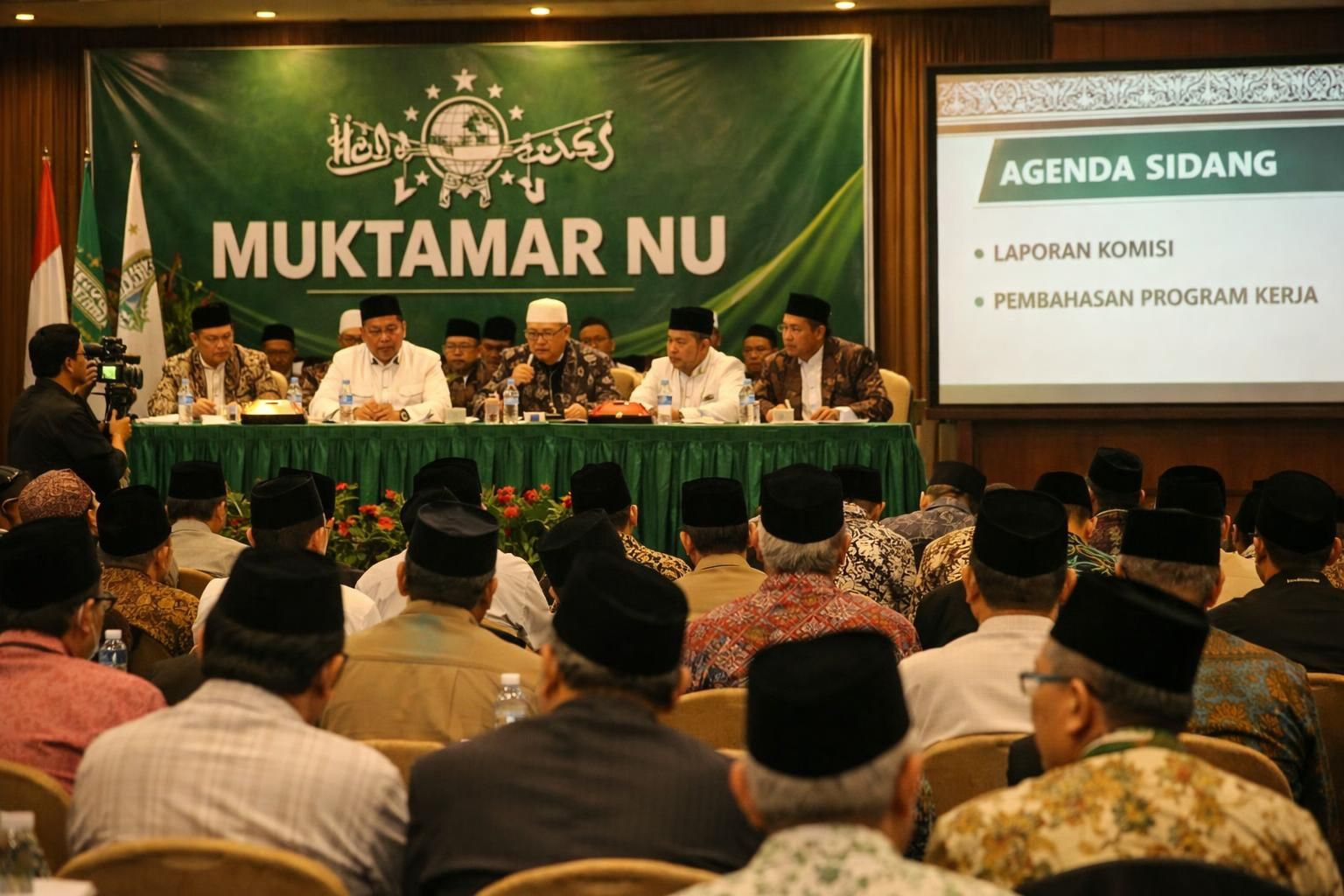 prof nuh mengungkap cerita menarik di balik layar muktamar pbnu yang penuh dinamika dan inspirasi. baca selengkapnya di detiknews!